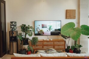 Interior - Pyon (Kerobokan)