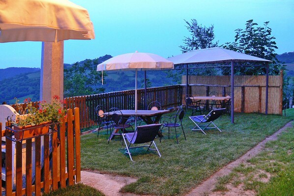 Apartment | Garden - Apartment in Montefortino With Communal Pool (Montefortino)