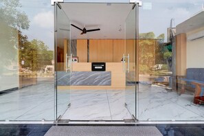 House | Reception - Townhouse Oak Army Aviation Base Jhansi (Jhansi)