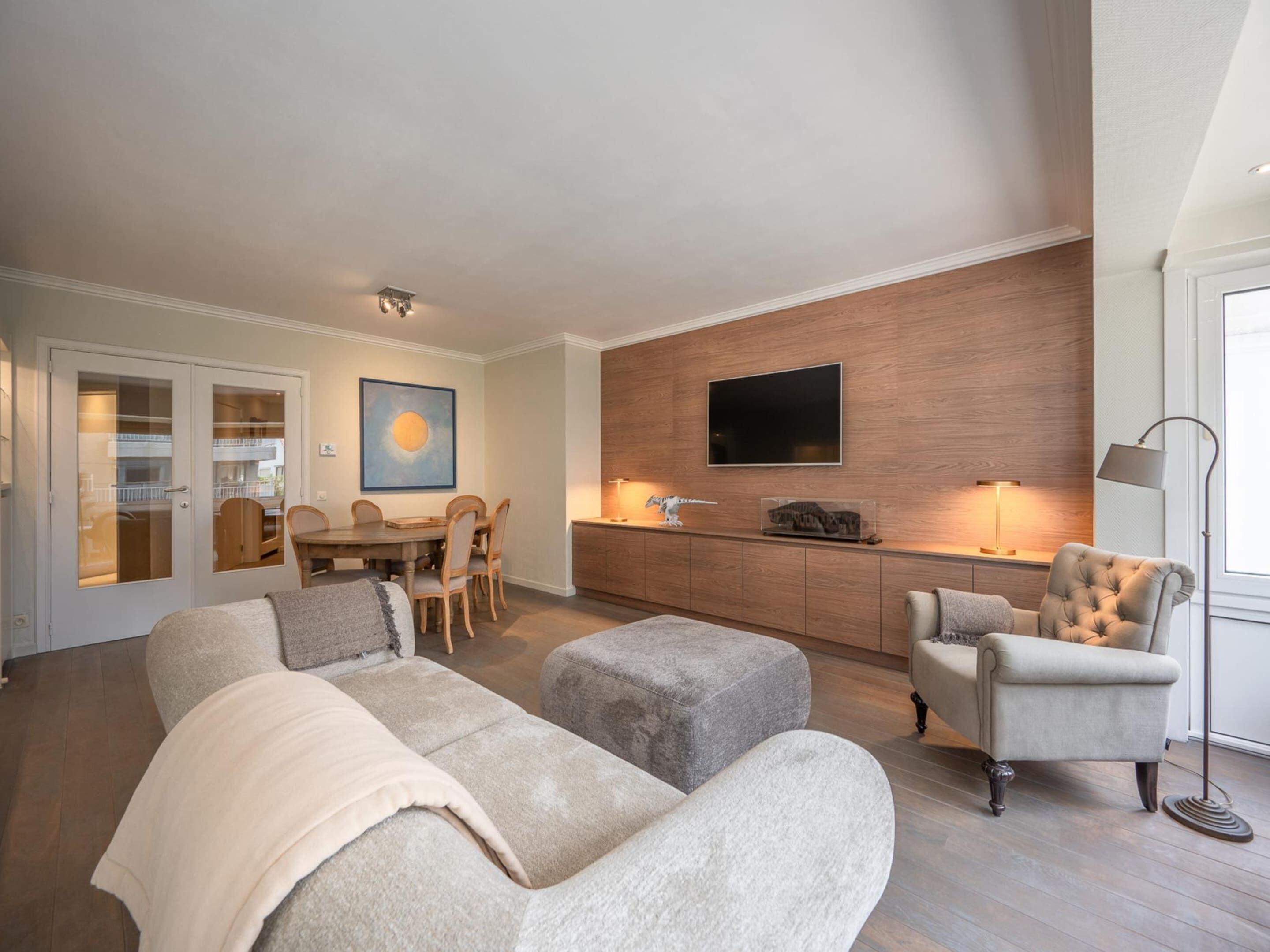 Classic Apartment, 3 Bedrooms | Living room