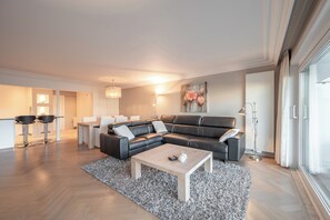 Appartement Classique, 2 chambres | Salle de séjour