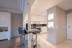 Appartement Classique, 2 chambres | Restauration