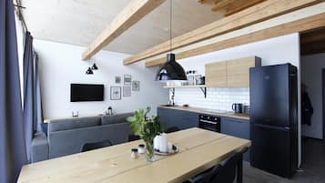 Classic House, 3 Bedrooms | Living room