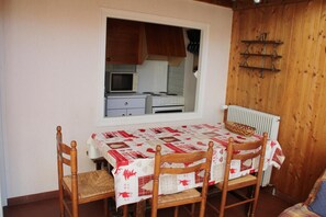 Classic-Apartment, 2 Schlafzimmer | Speisen