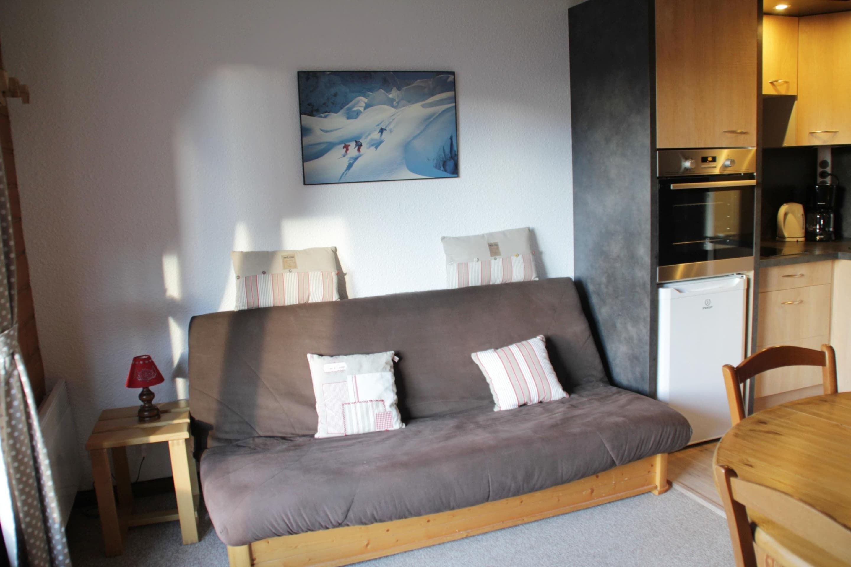Classic Apartment, 2 Bedrooms | Living room