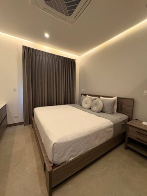 واي فاي مجانًا وملاءات أسرّة
