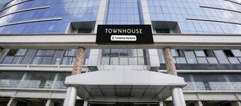 Super Townhouse Oak Bharuch Near Railway Station