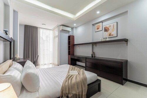 6br Fullhouse- Step to Bui Vien and Ben Thanh- Dist 1-Bathtub