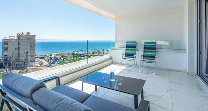 Oyster 1-BR Apt & Pool in Larnaca