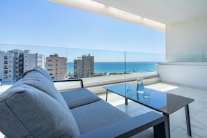 Appartamento, 1 letto matrimoniale con divano letto, cucina, vista mare | Terrazza/patio