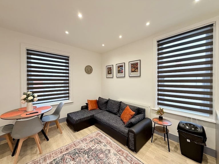 6 Spacious 1-bed Flat Sleeps 3 Secure Parking Wifi - Cleethorpes