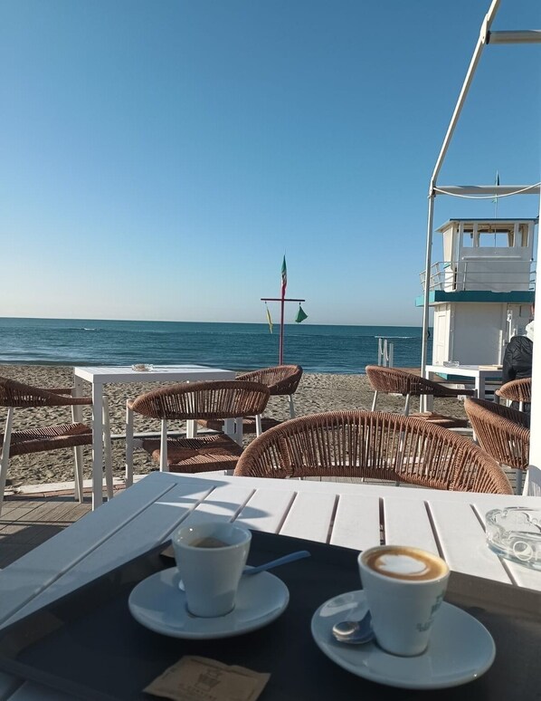 Outdoor dining - Domus Quinqueremi (roma)