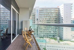 Outdoor dining - Vera Residence - 1120 (Dubai)