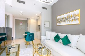 Smart TV - 1BR Zada Tower l Two Balconies & City Views (Dubai)