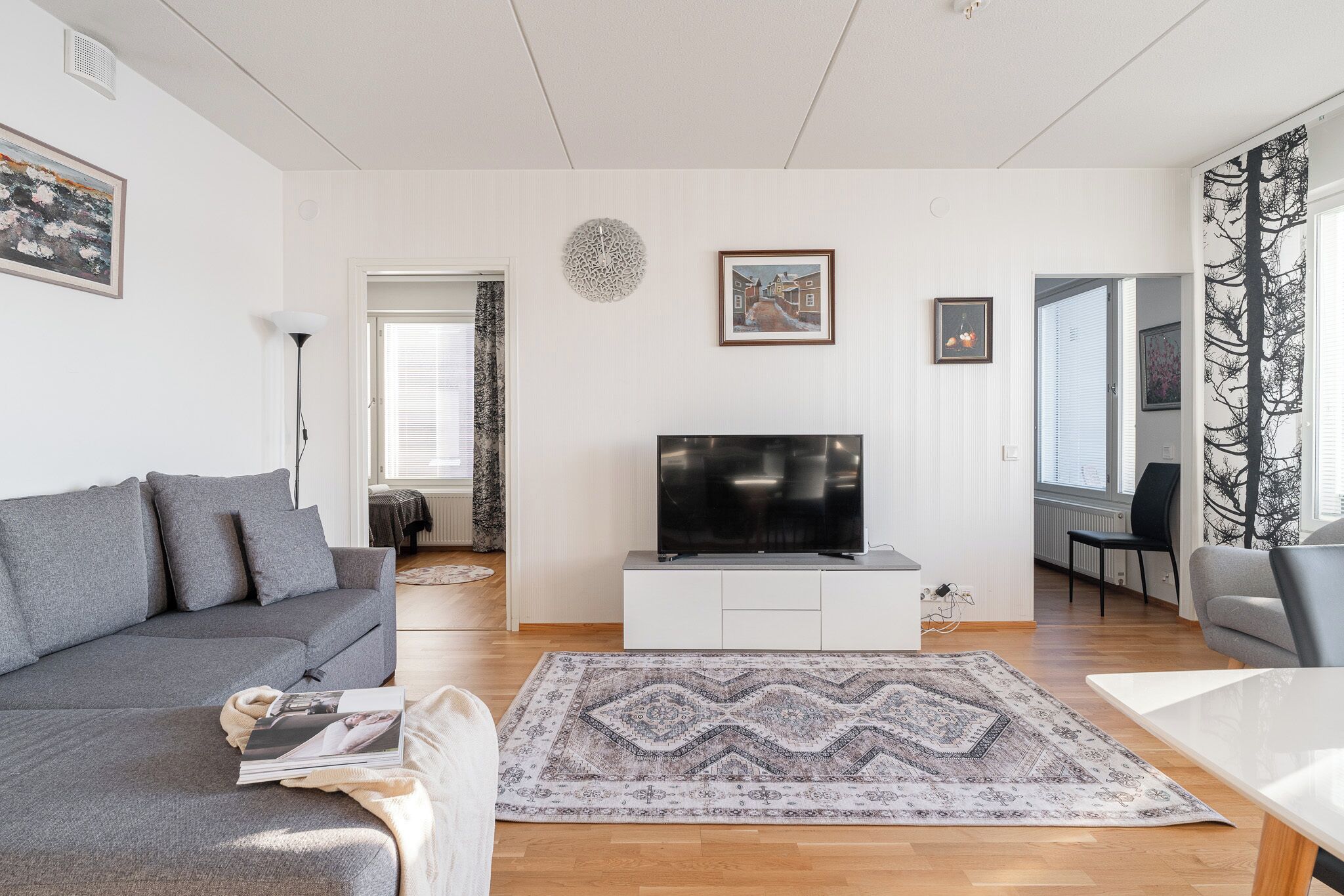 Comfort Apartment, 2 Bedrooms, Lake View | Living area