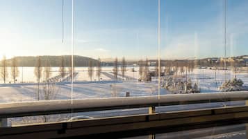 Comfort appartement, 2 slaapkamers, uitzicht op meer | Uitzicht vanaf balkon