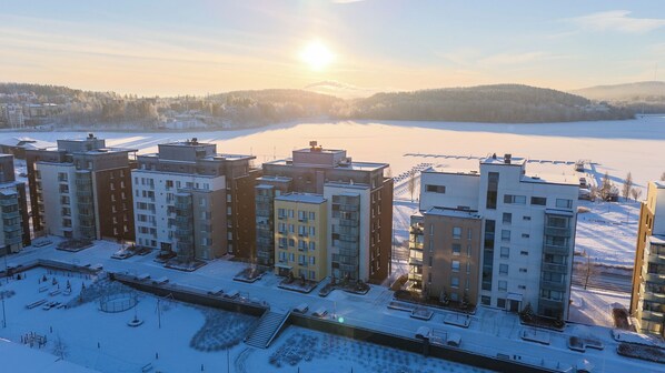 Exterior - Bright 2BR Apartment with Lake Views (Jyväskylä)