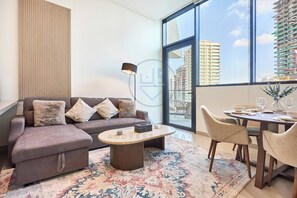 Smart TV - Binghatti Royale -909 (Dubai)