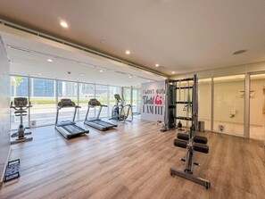 Fitness facility - Elegant 1BR in Vera | Minutes from Dubai Mall (Dubai)