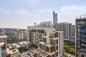 Exterior - Premium 2BR with Pool, Gym & Lifestyle Amenities (Dubai)
