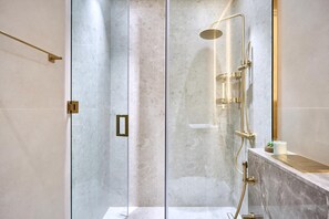 Hair dryer, towels, soap, shampoo - Modern Chic Studio Featuring Skyline Views (Dubai)