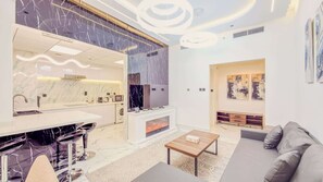 TV, offices - Marina View, Fully Furnished, Close to Marina Walk (Dubai)