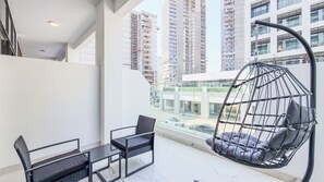 Terrace/patio - Brand New, Modern Furnished, Excellent Amenities (Dubai)