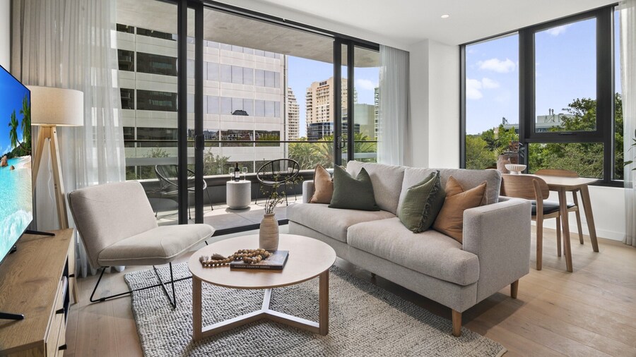 Brand New Apartment in Albert Park With Pool & Gym