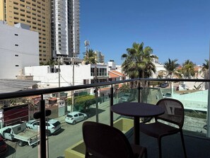Outdoor dining - A Few Blocks from the Beach with Balcony By GPS Rentals (Mazatlán)