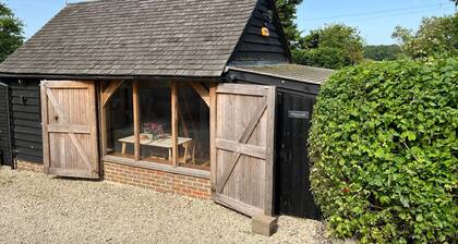Beautiful Detached Barn in the Chiltern Hills