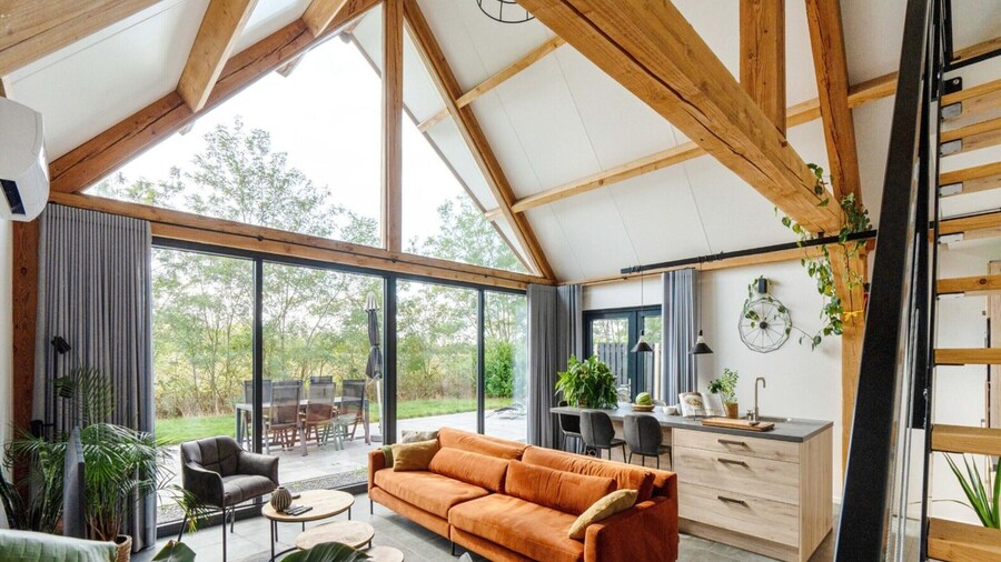Luxury Thatched Holiday Home for up to 6 People