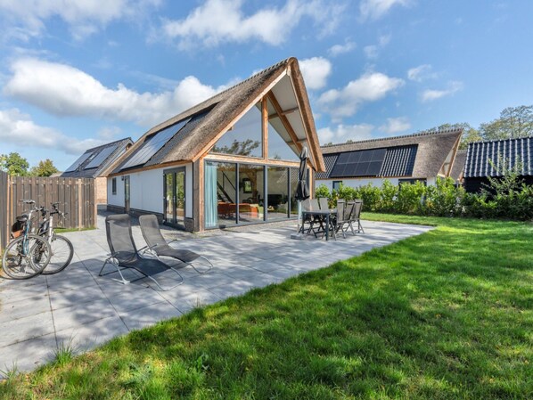 บ้านพัก | รับประทานอาหารกลางแจ้ง