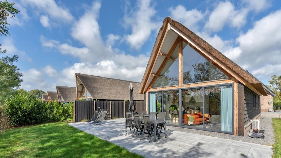 Luxury Thatched Holiday Home for up to 6 People