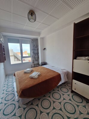 Iron/ironing board, internet, bed sheets, wheelchair access