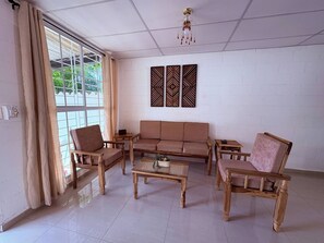 Living area - Your home way from home (San Salvador)