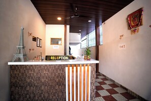 Reception - Hotel Maruti Nandan (Varanasi)