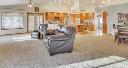 Lake Access & Yard! Mtn-View Malad City Getaway