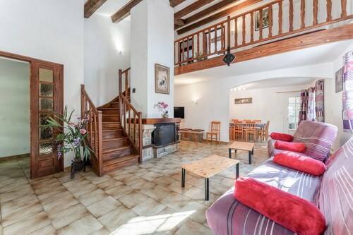 Villa 'Gourderatte' mit privatem Pool, Terrasse und WLAN