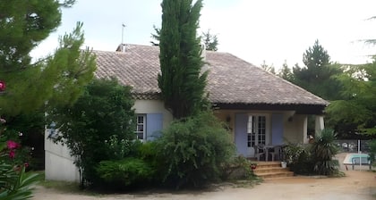 Villa « Gourderatte » avec piscine privée, terrasse et Wi-Fi