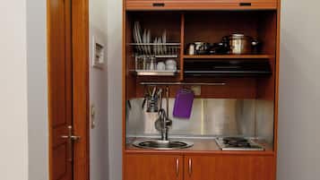 Comfort Quadruple Room, Balcony, Garden View | Private kitchen