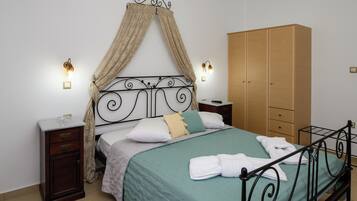 Chambre Double Confort, balcon, vue jardin