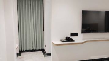 Dobbeltrom – deluxe, byutsikt | Innvendig