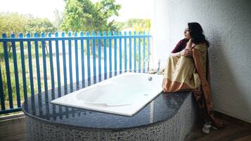 Lofte Studio Room | Spa