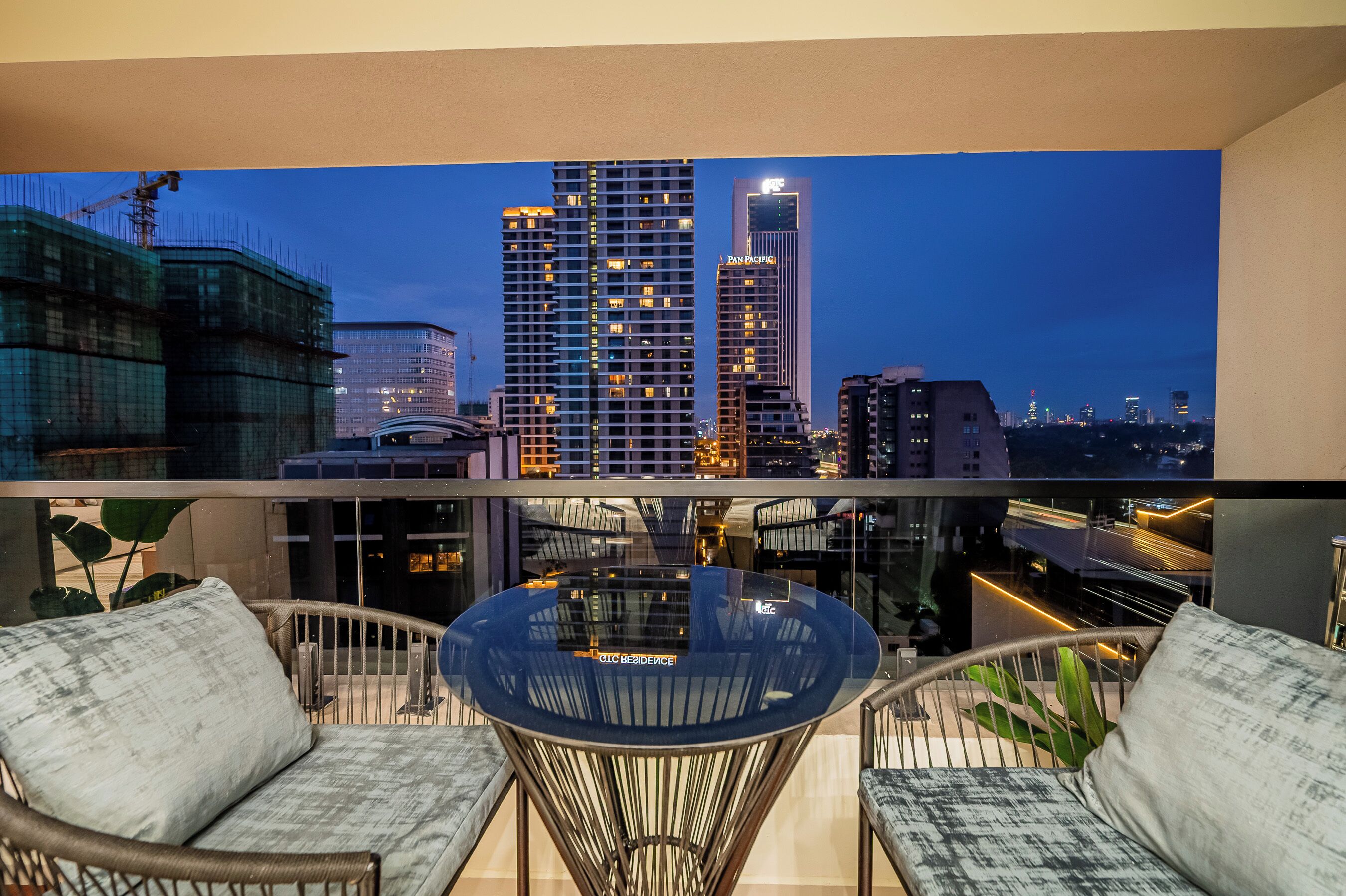 المنطقة المحيطة بالمنشأة