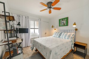 3 bedrooms, desk, iron/ironing board, travel cot - Beachside Bliss! Ocean City Condo w/ Large Balcony (Ocean City)