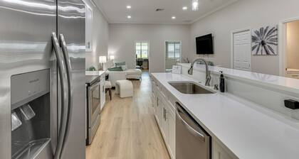 Pool Access + Course View: Golf Getaway in Sebring