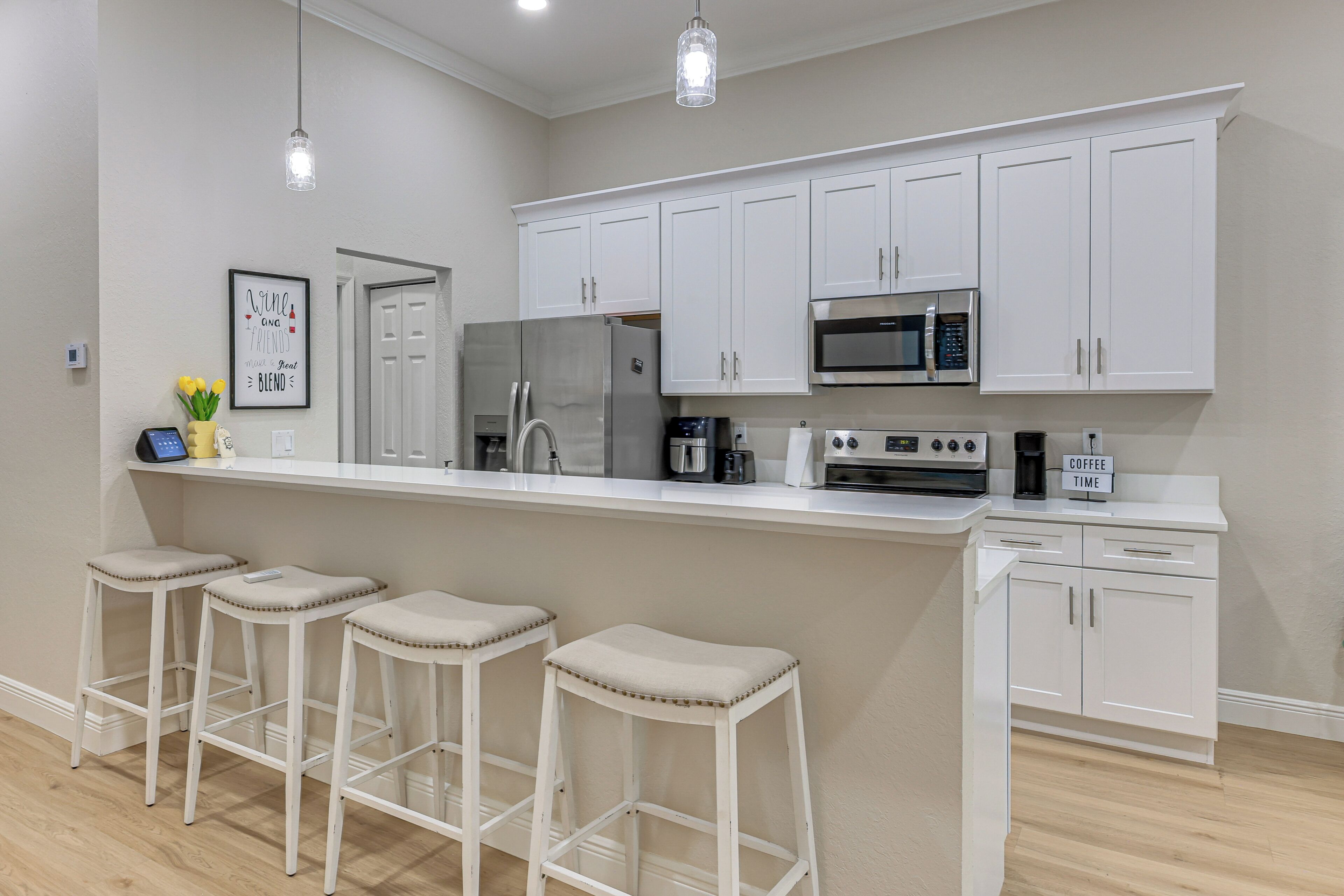 Fridge, microwave, stovetop, dishwasher