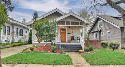 Main Street Retreat! Urban Cottage in Vancouver