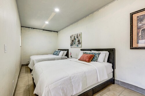 On Orchard! Peaceful Countryside Retreat in Galt