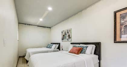 On Orchard! Peaceful Countryside Retreat in Galt